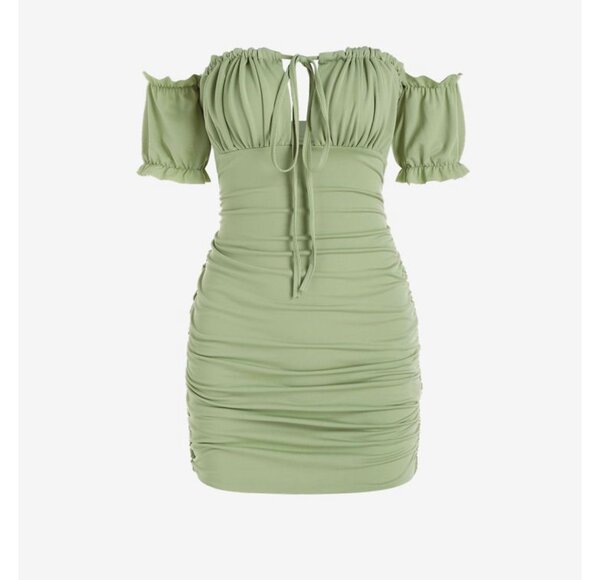 Robe moulante à épaules dénudées