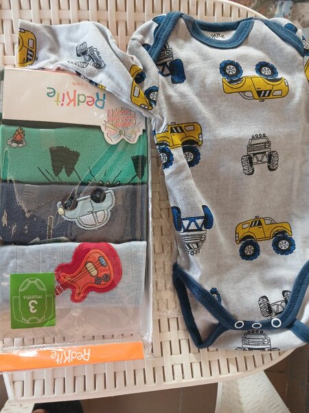 Redkite Baby Bodysuit Set