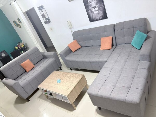 Canapé d'angle gris élégant