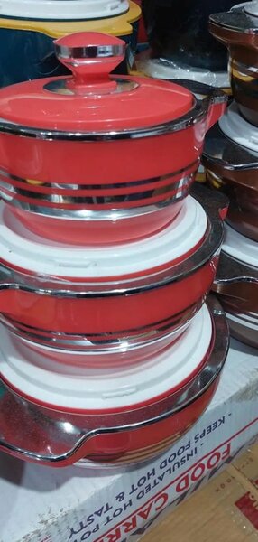 Ensemble de casseroles en émail