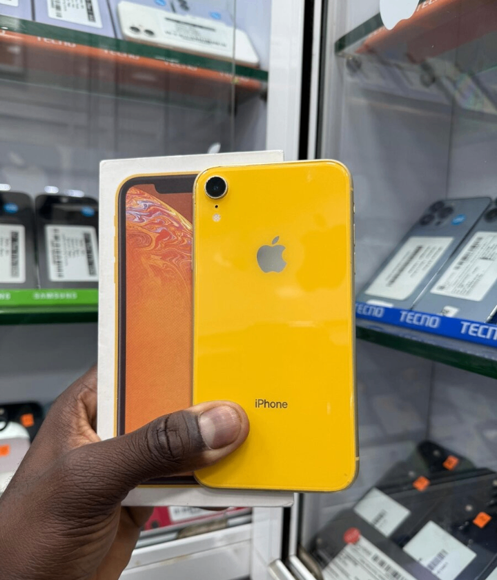iPhone XR Jaune 64 Go