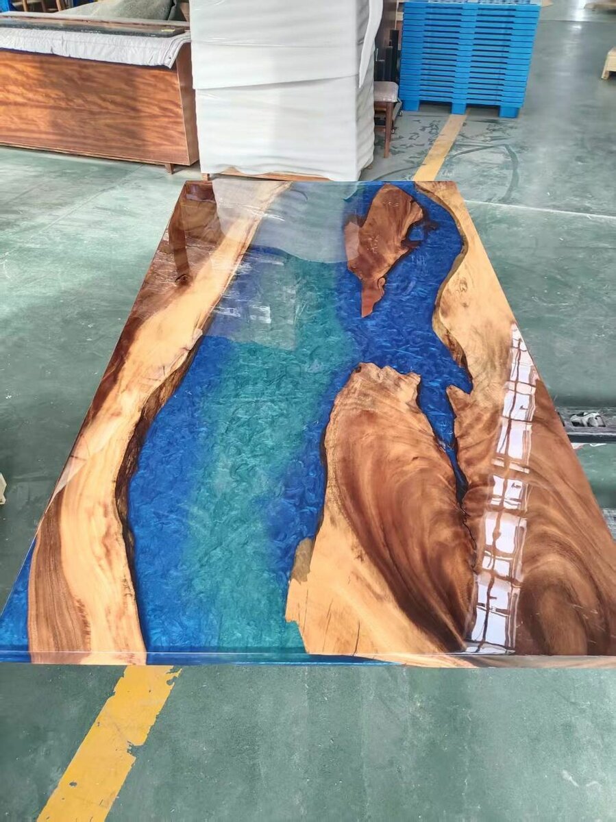 Table Rivière en Résine