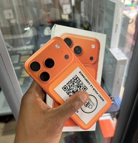 iPhone 17 Pro Max orange