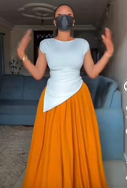 Ensemble jupe et haut élégants pour femme