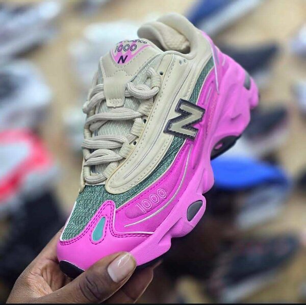 NEW BALANCE 1000