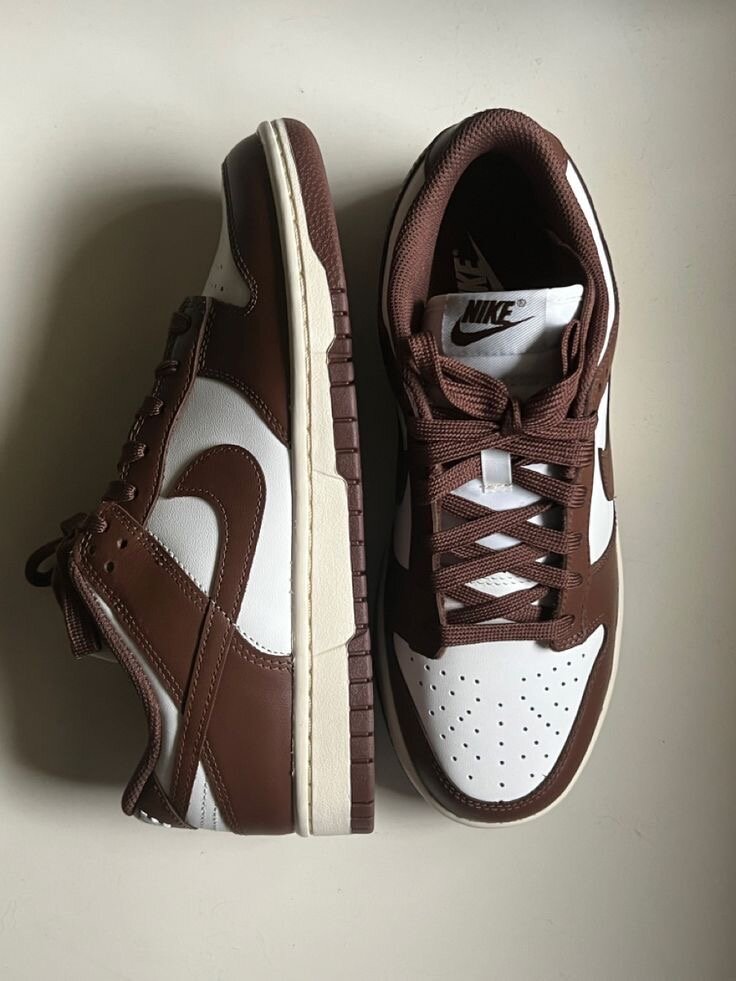 Baskets basses Nike colorées