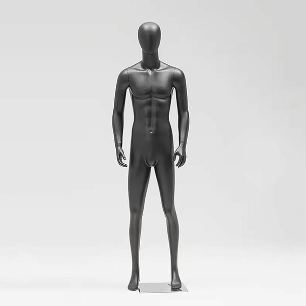 Mannequin réaliste moderne