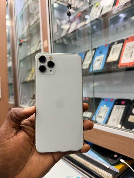 iPhone 11 Pro Argent 64Go