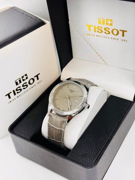Montre Tissot en acier inoxydable