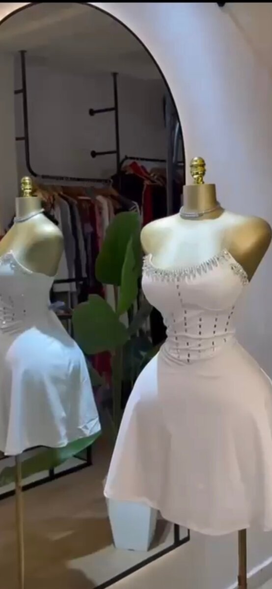 Robe élégante avec strass