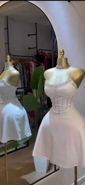 Robe élégante avec strass