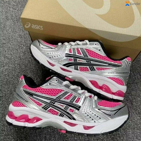 Chaussures ASICS Femme - Confort et Style