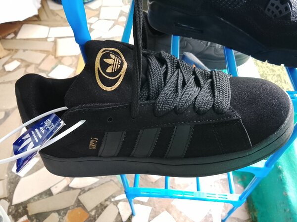 Sneakers en daim noir