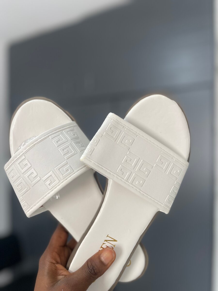 Claquettes d'été élégantes