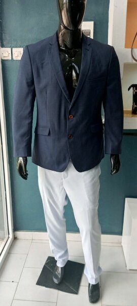 Costume élégant homme