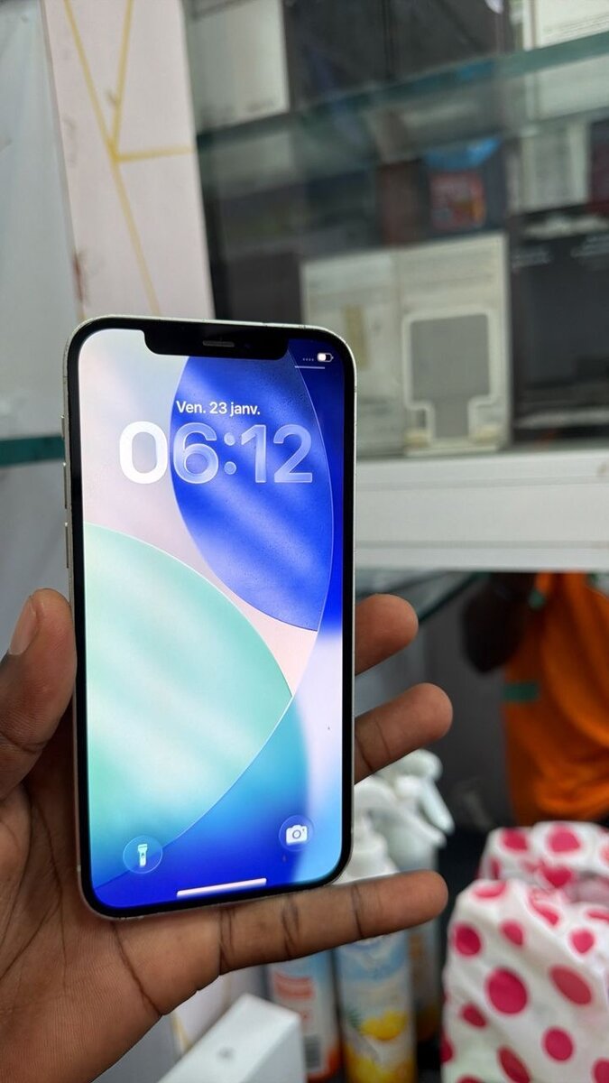 iPhone 12 simple 64Go