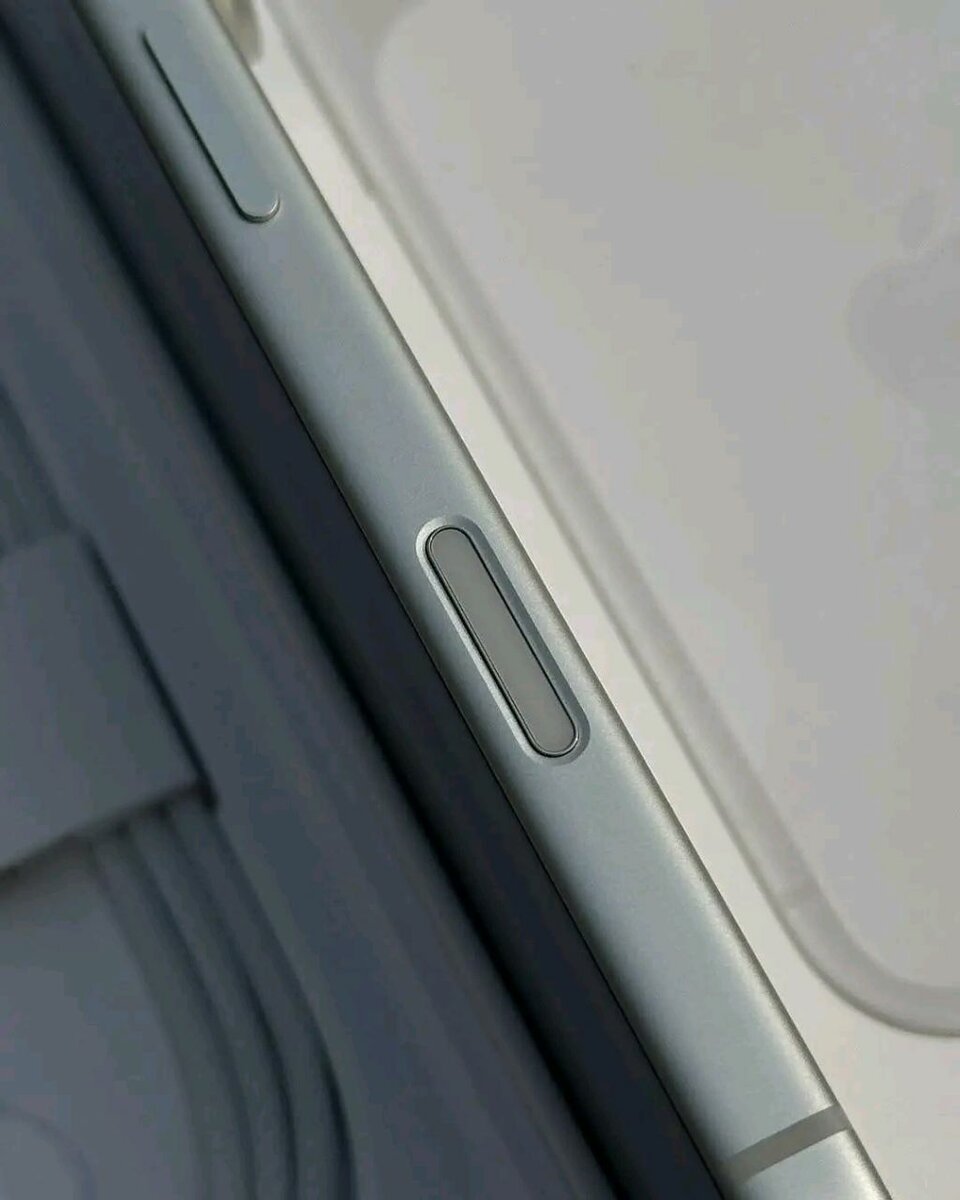 iPhone 17 Pro Neuf Argent