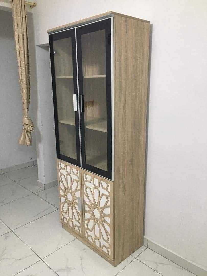 Armoire vitrée moderne