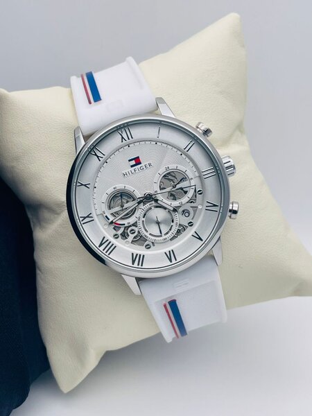 Montre Classique Édifice