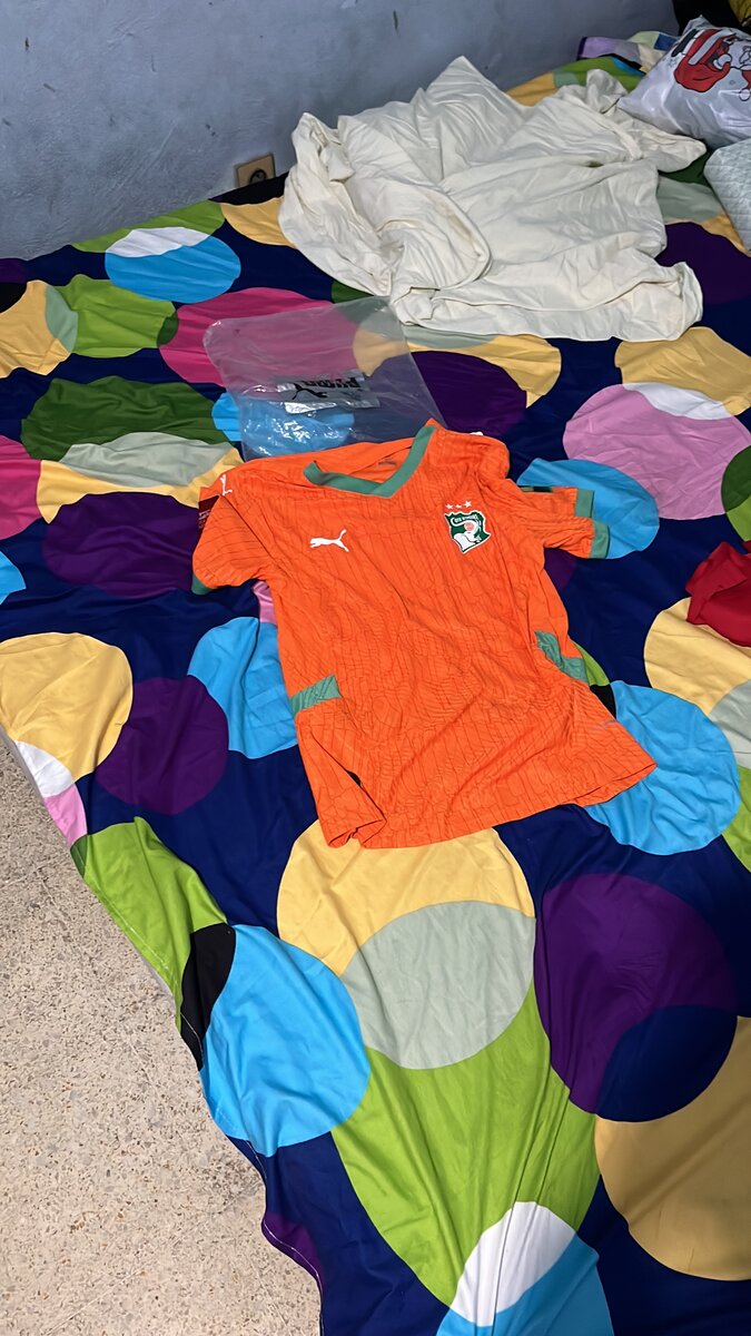 Sabots en cuir ornés