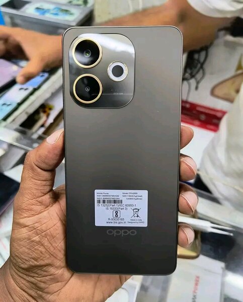 Smartphone OPPO moderne