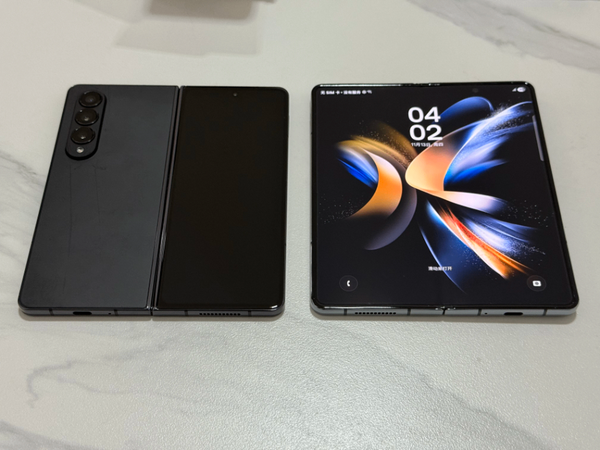 Samsung Galaxy Z Fold4 Smartphone
