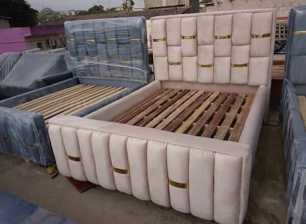 Lit design capitonné luxe