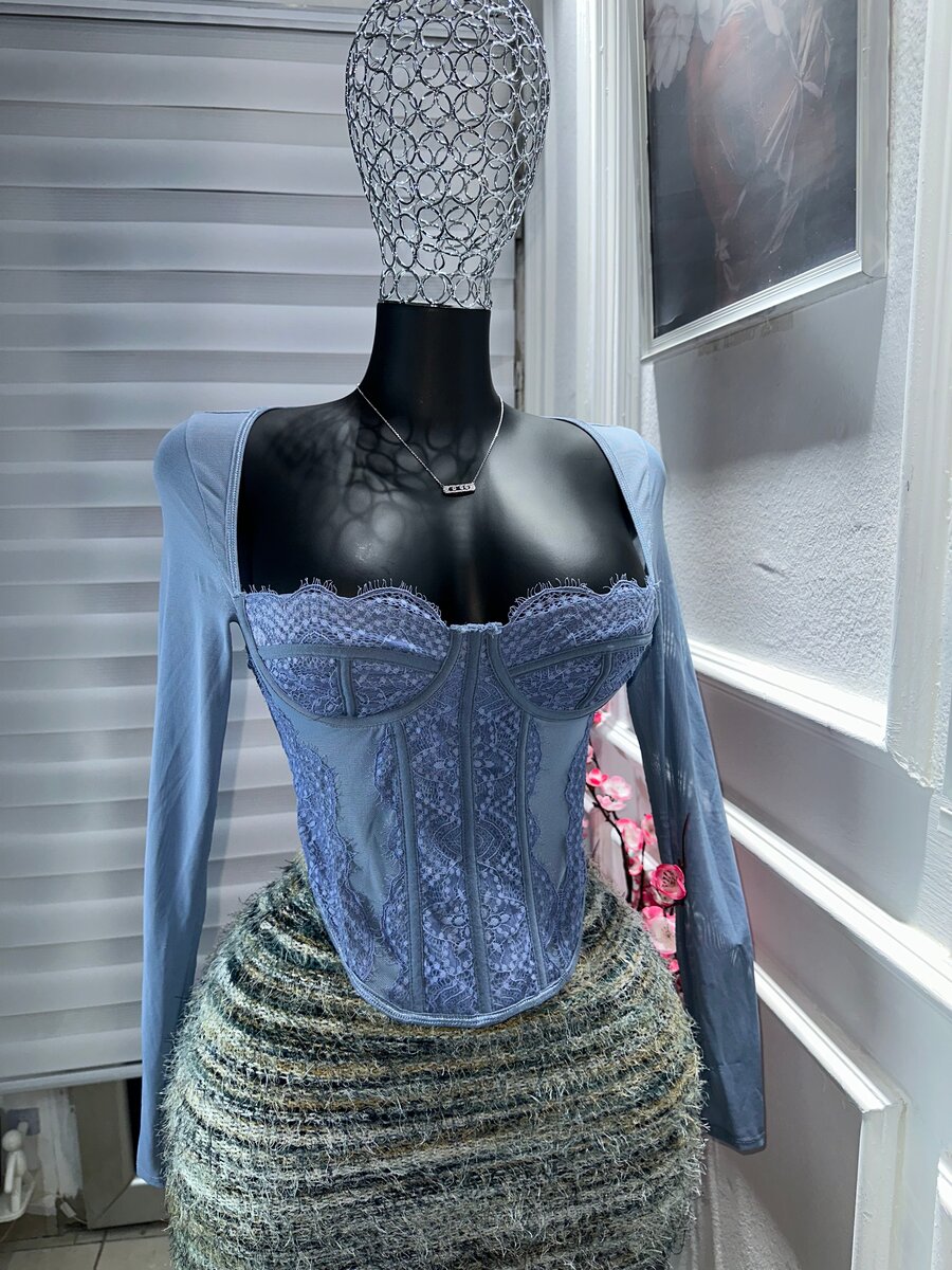 Corset bleu en dentelle élégant