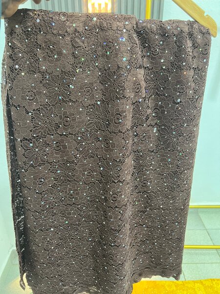 Jupe en dentelle brillante