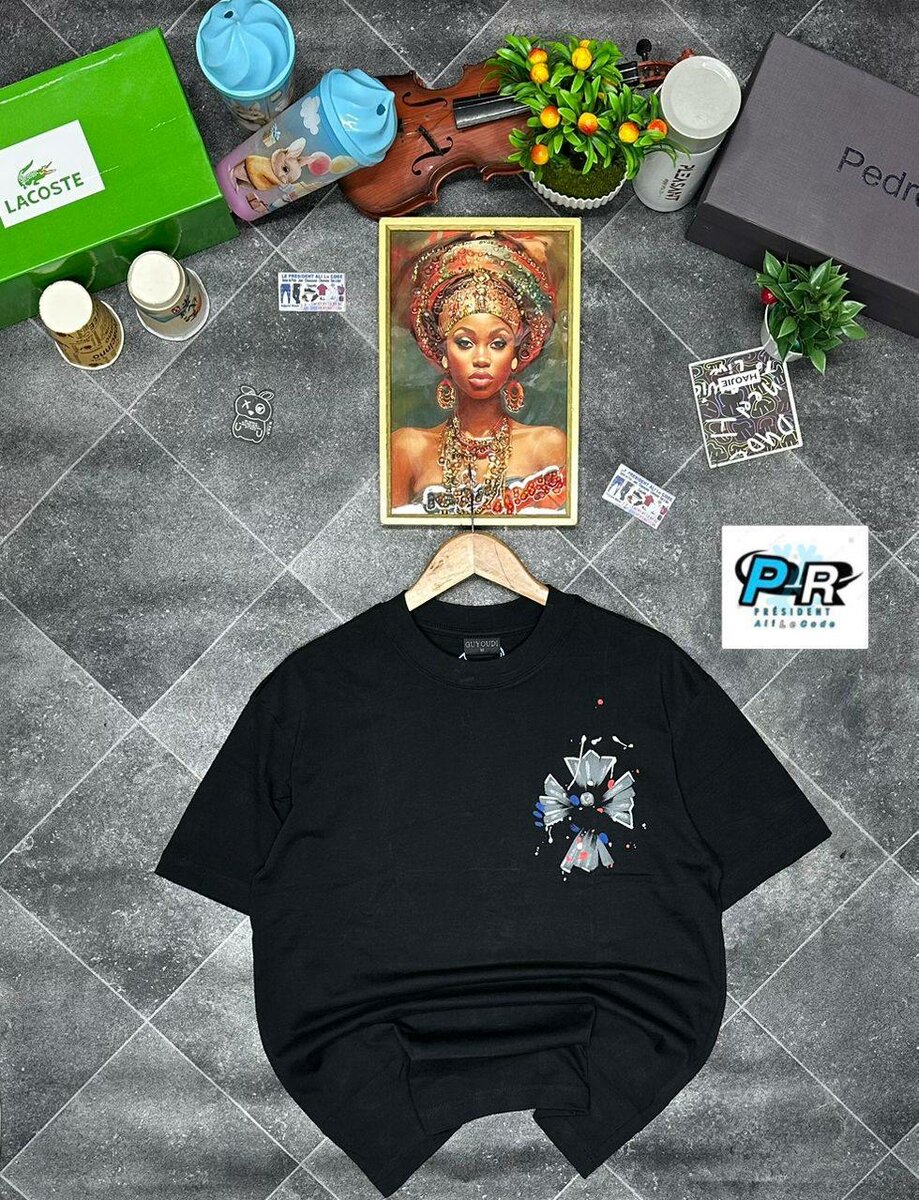 T-shirt noir graphique unisexe