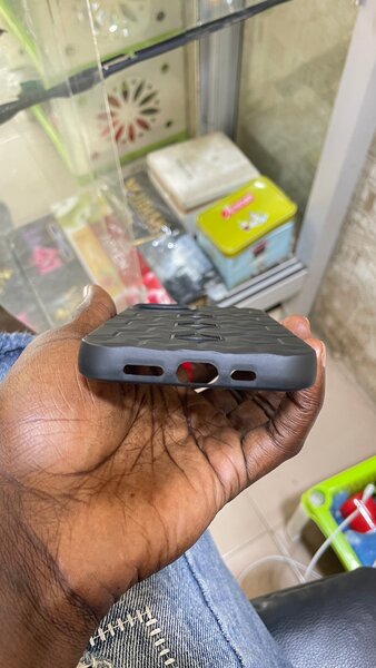 Coque Antichoc iPhone Hexa 12