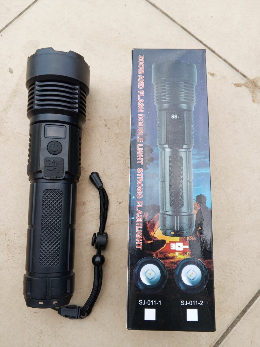 Lampe torche rechargeable LED