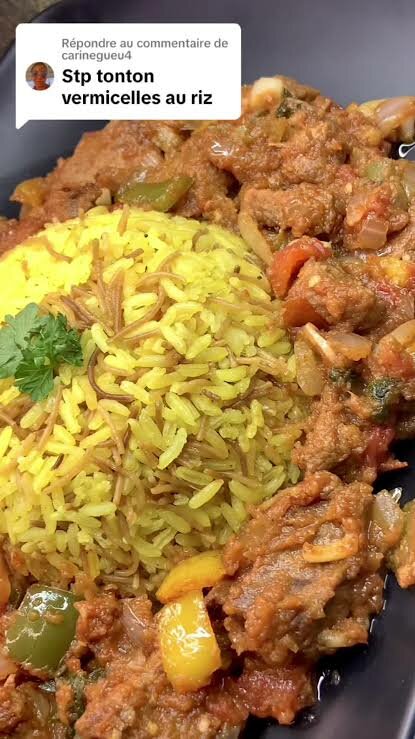 Riz avec sauce végétale