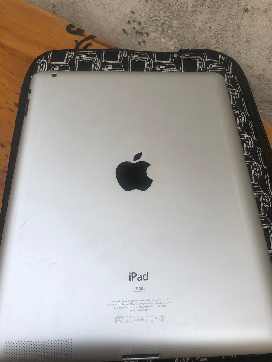 iPad 32GB Écran Fissuré bloqué