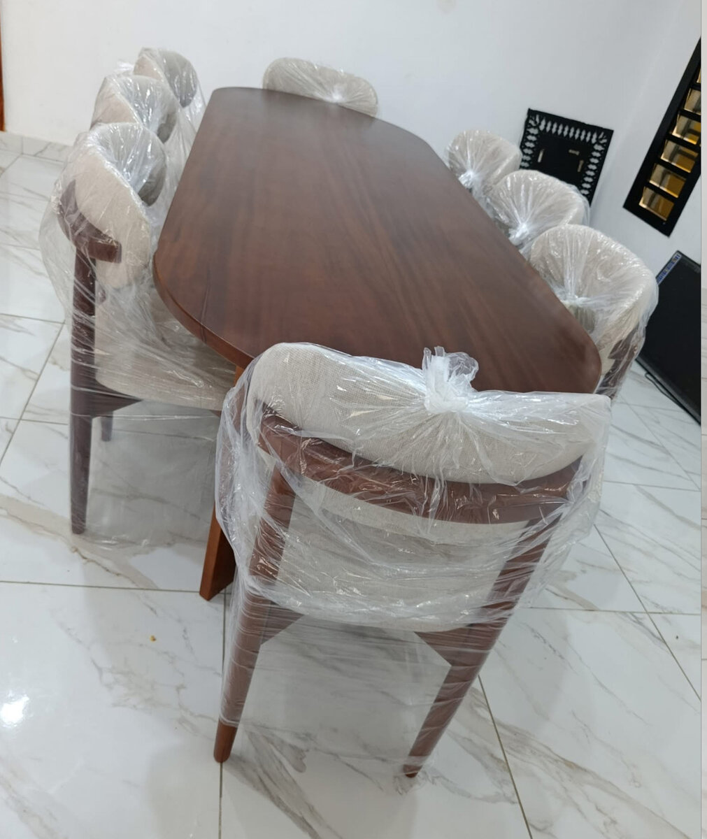 Table à manger en bois moderne