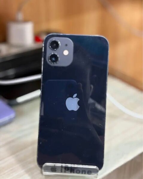 iPhone 12 Noir 64Go