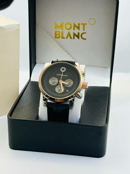 Montblanc Montre Homme Luxe en Cuir Noir