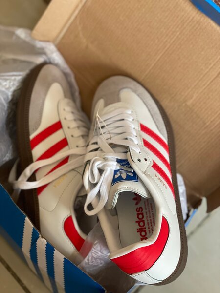 Adidas Sneakers Blanc et Rouge