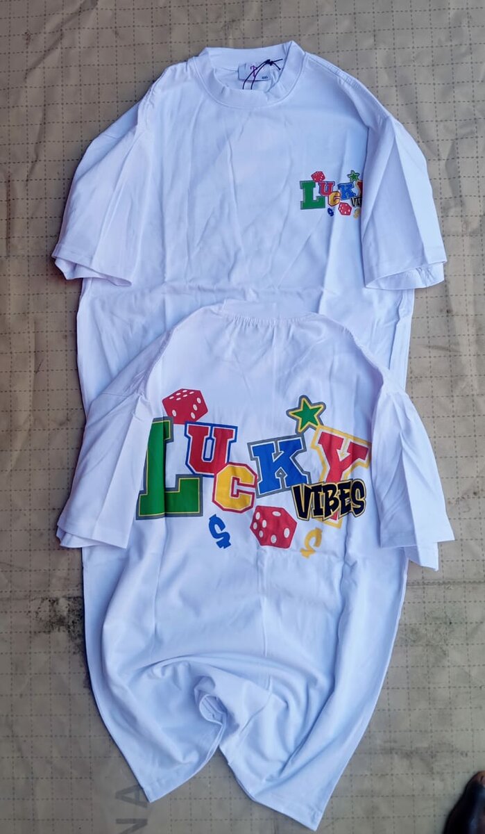 T-shirt graphique tendance