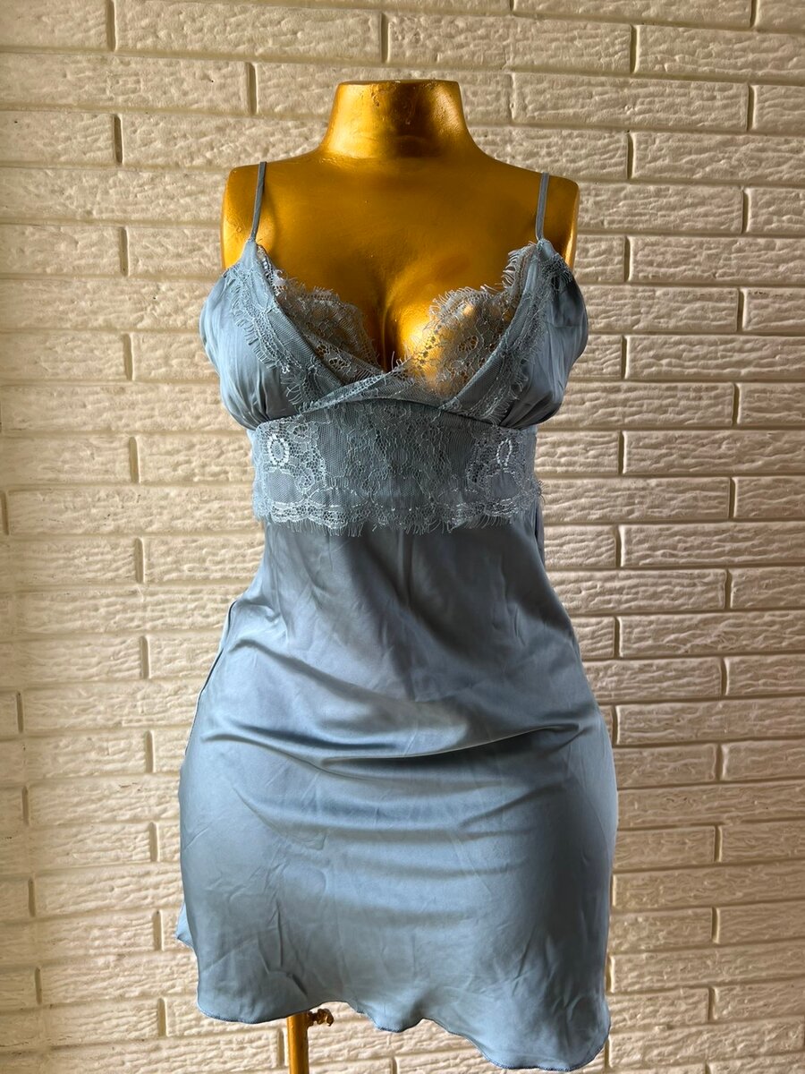 Nuisette satin dentelle bleue