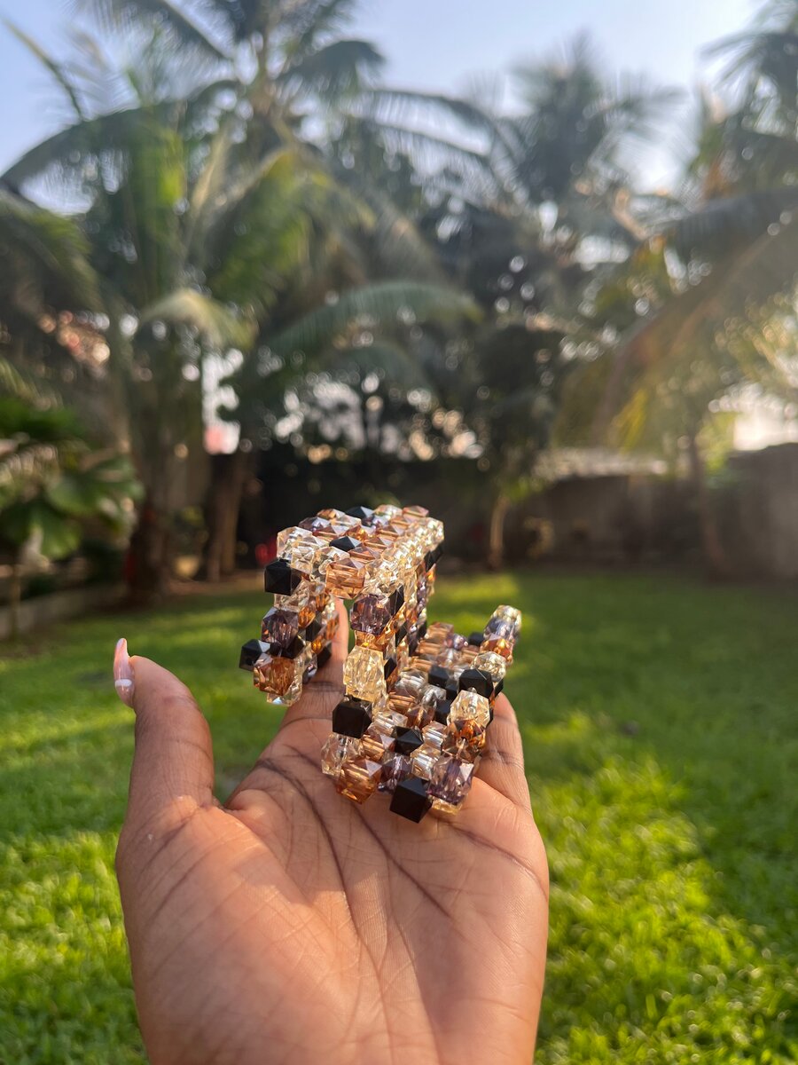 Support de téléphone en perles