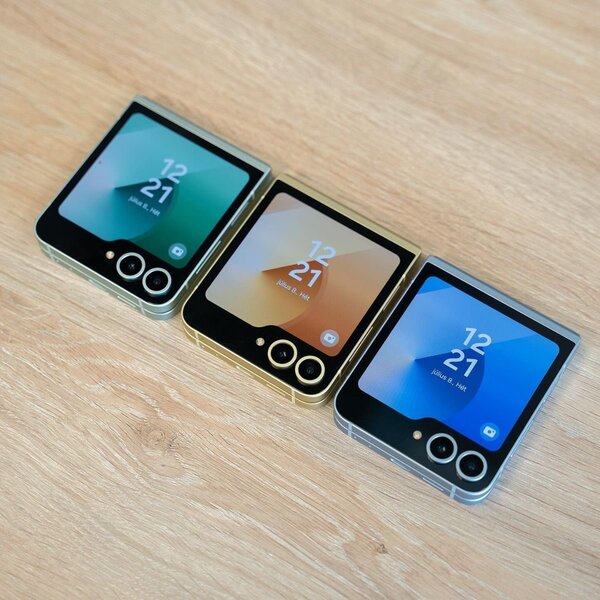 Galaxy Z Flip6 Smartphone