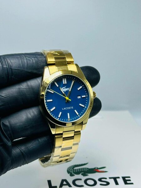 Montre en acier doré Lacoste