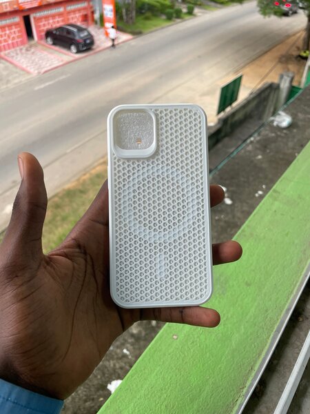 Coque Silicone Perforée iPhone