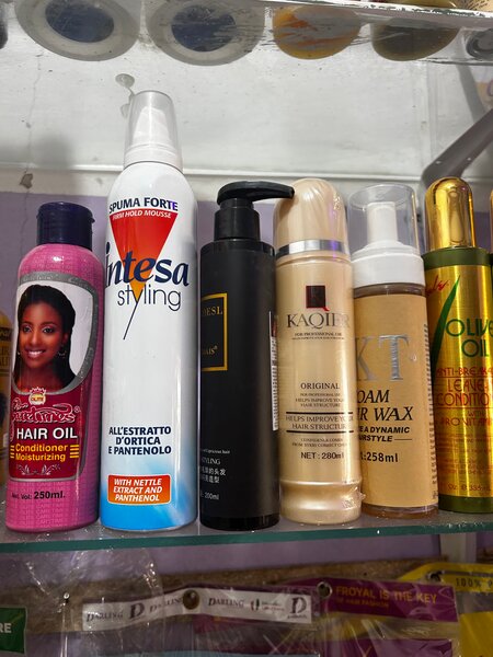 Mousse , huile de mèches