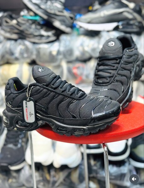 Baskets Noires Sportives