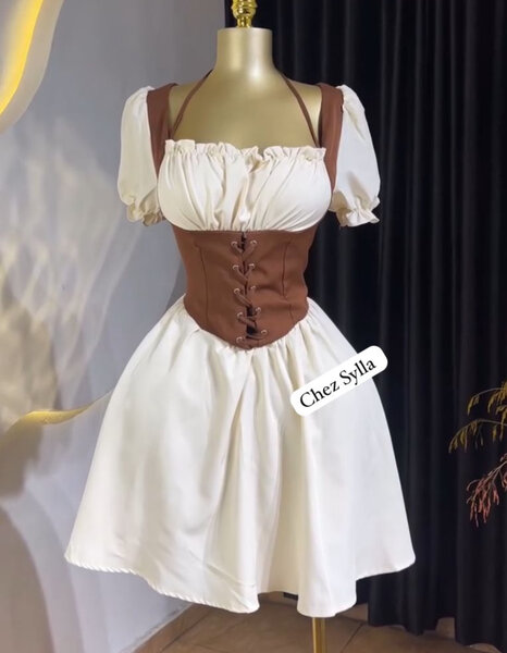 Robe corset style médiéval