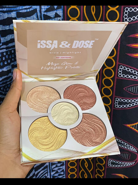 iSSA & DOSE Palette de Teints et Enlumineurs