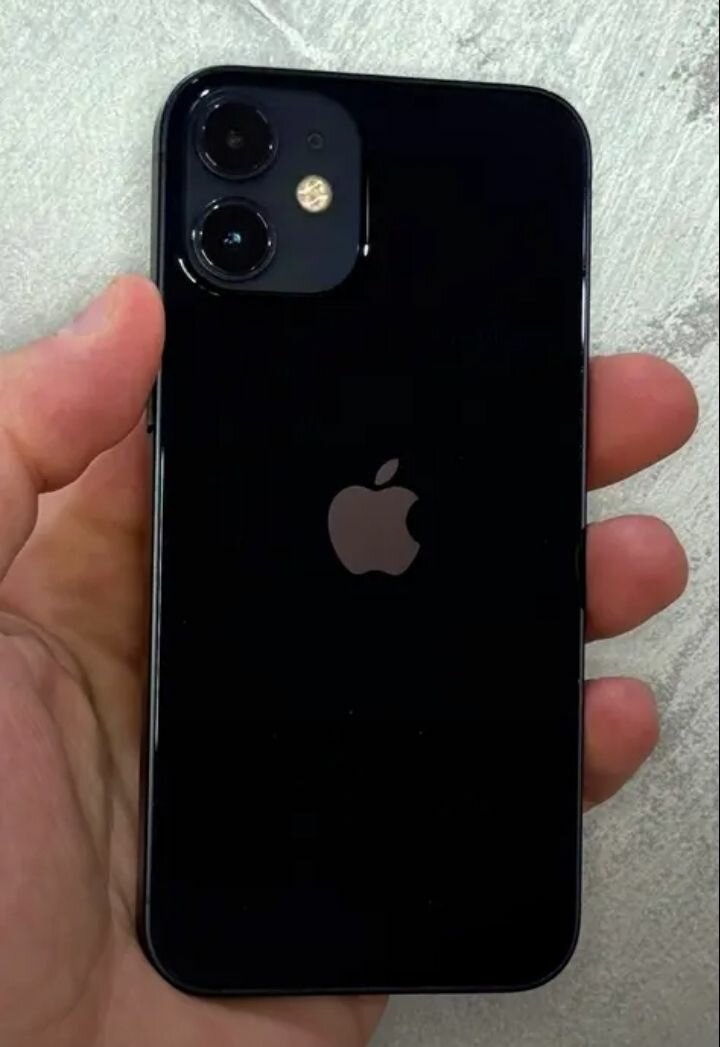 iPhone noir 128 Go