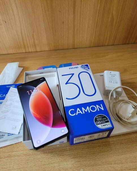 Tecno Camon 30